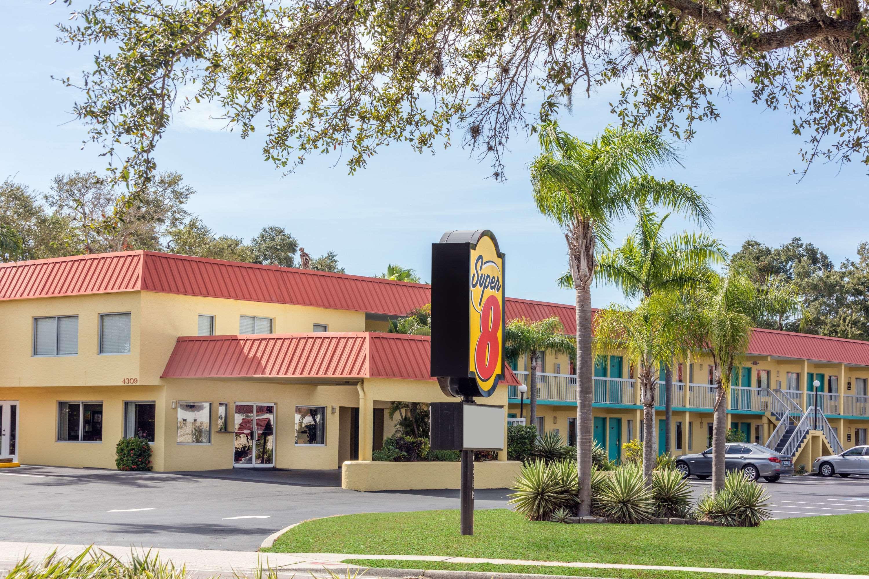 Super 8 By Wyndham Sarasota Near Siesta Key Μοτέλ Εξωτερικό φωτογραφία